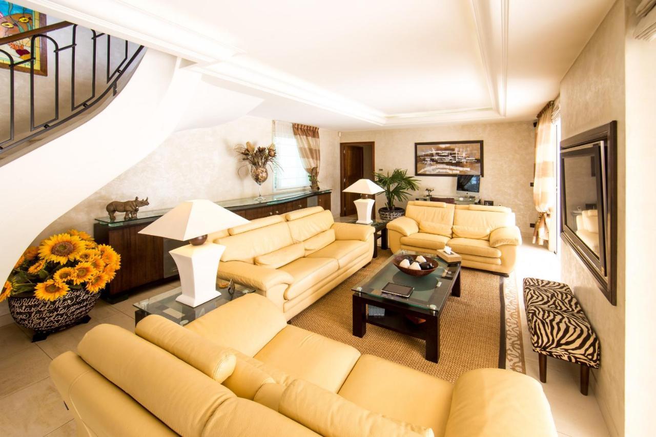 El Paradisio Splendid 5 Stars Villa Atypical In Antibes With Overflowing Swiming Pool Bagian luar foto